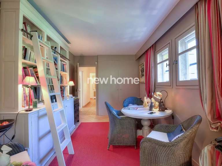 Propriété Châteauneuf-Grasse - 6 chambres - 338m²