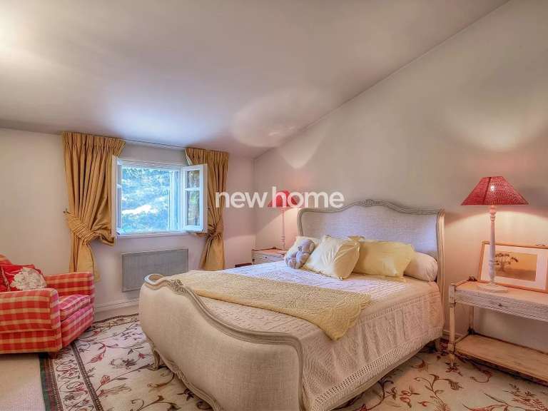 Propriété Châteauneuf-Grasse - 6 chambres - 338m²