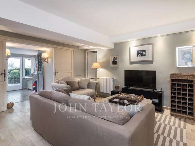 Propriété Châteauneuf-Grasse - 4 chambres - 174m²