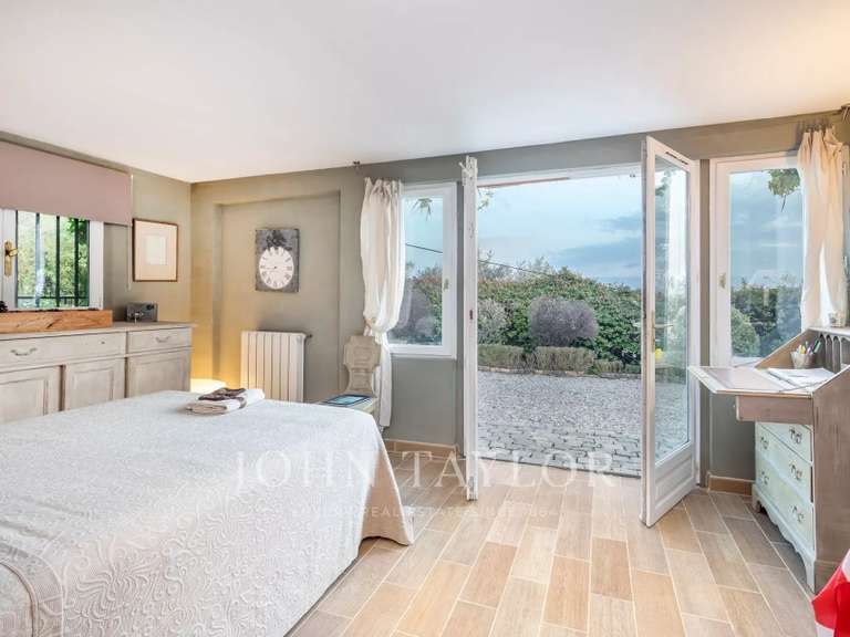 Propriété Châteauneuf-Grasse - 4 chambres - 174m²