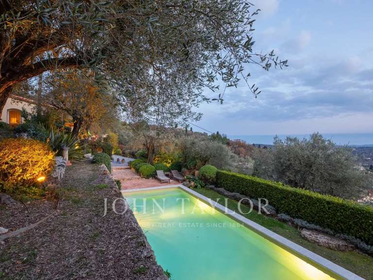 Propriété Châteauneuf-Grasse - 4 chambres - 174m²