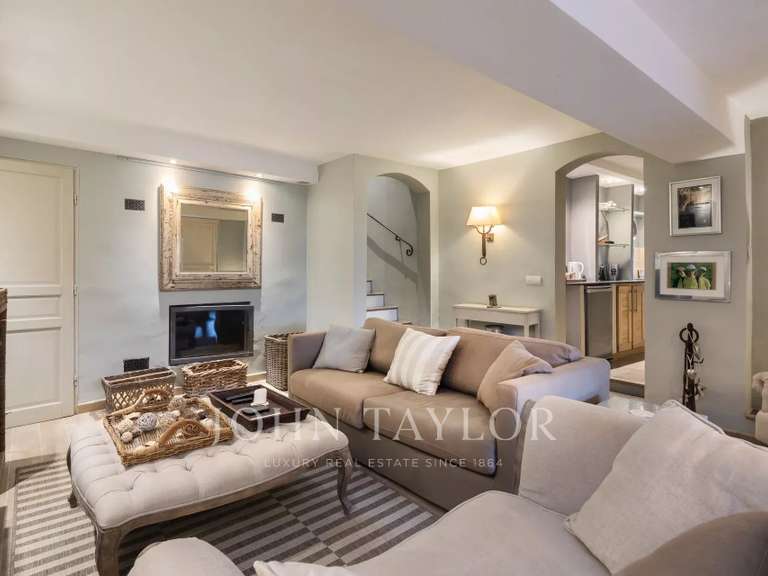 Propriété Châteauneuf-Grasse - 4 chambres - 174m²