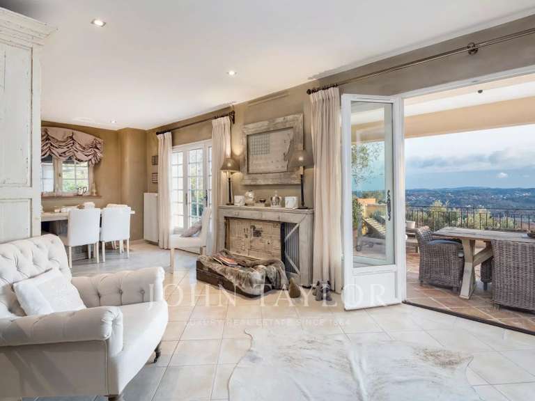 Propriété Châteauneuf-Grasse - 4 chambres - 174m²