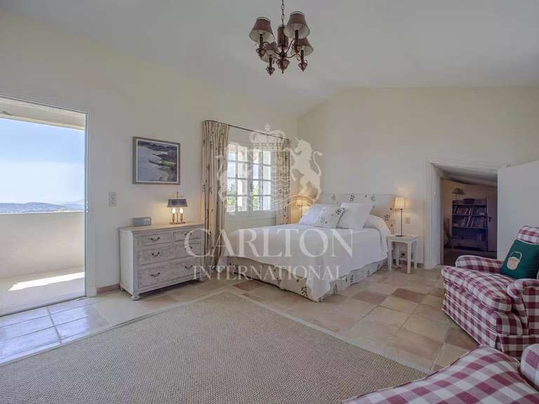 Propriété Châteauneuf-Grasse - 5 chambres - 408m²