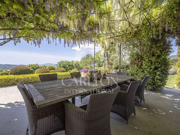 Propriété Châteauneuf-Grasse - 5 chambres - 408m²