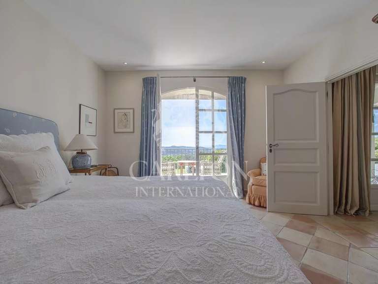 Propriété Châteauneuf-Grasse - 5 chambres - 408m²