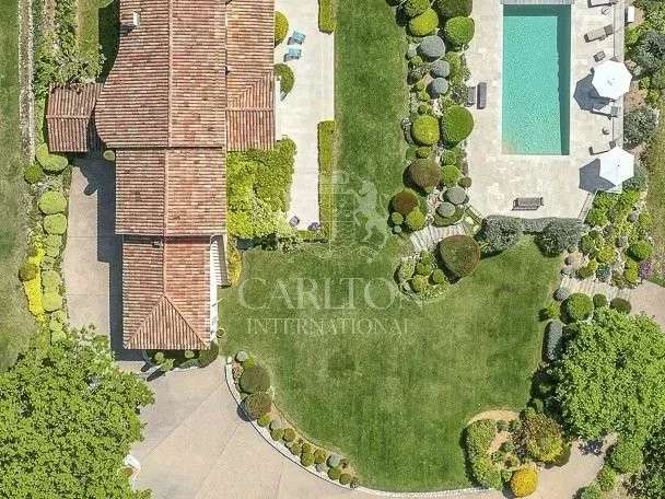 Property Châteauneuf-Grasse - 5 bedrooms - 408m²