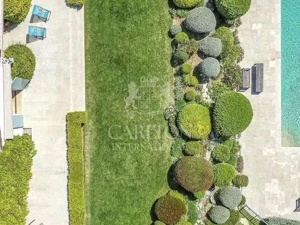 Property Châteauneuf-Grasse - 5 bedrooms - 408m²