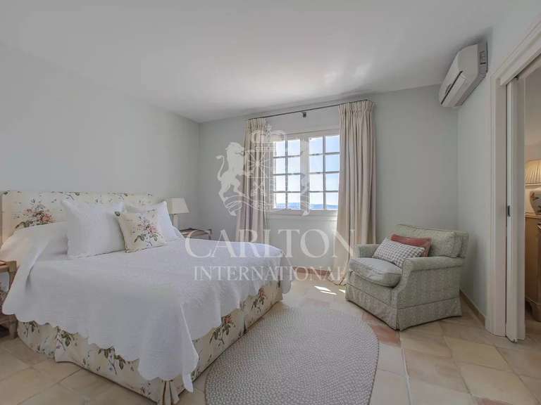Propriété Châteauneuf-Grasse - 5 chambres - 408m²