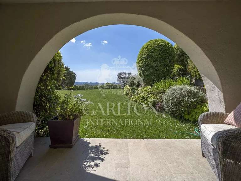 Propriété Châteauneuf-Grasse - 5 chambres - 408m²