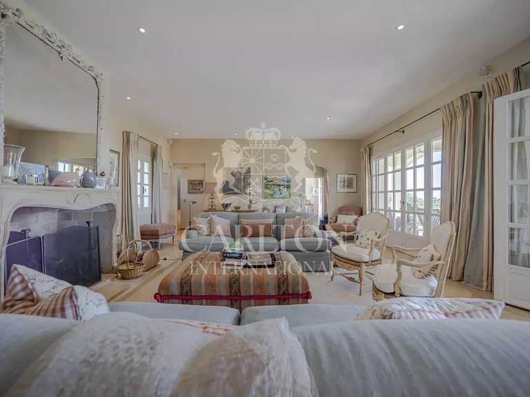 Propriété Châteauneuf-Grasse - 5 chambres - 408m²