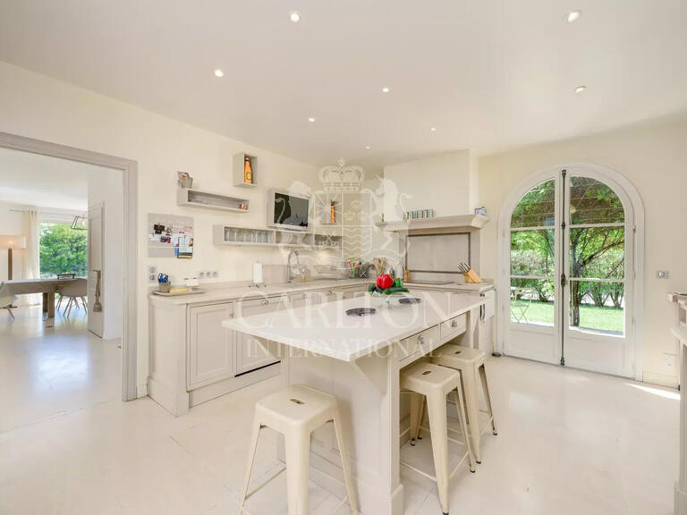 Villa Châteauneuf-Grasse - 6 bedrooms - 351m²