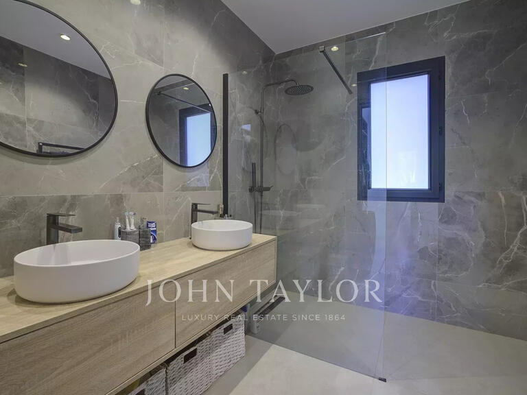 Villa Châteauneuf-Grasse - 4 bedrooms - 170m²