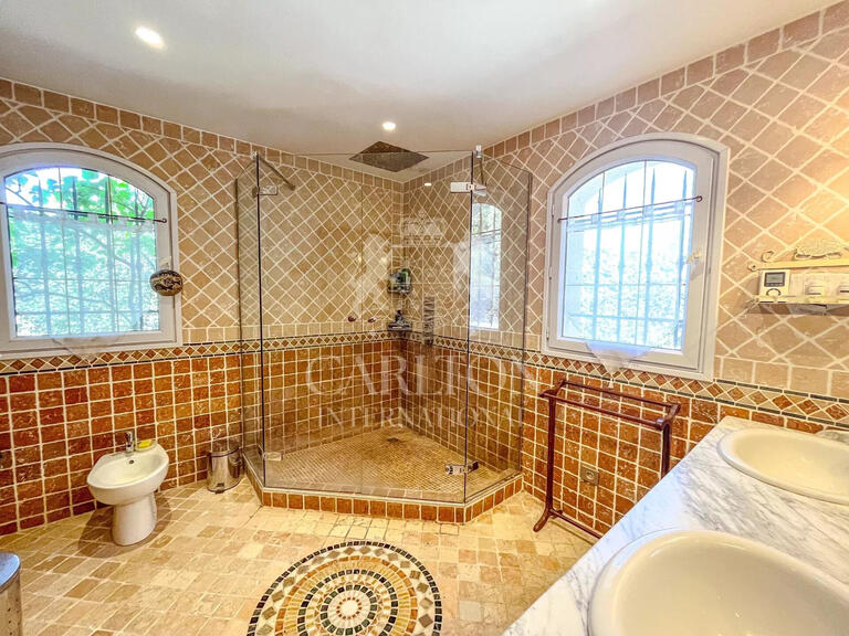 Villa Châteauneuf-Grasse - 4 bedrooms - 290m²