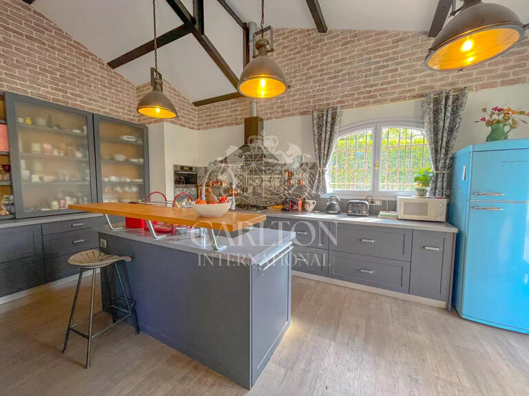 Villa Châteauneuf-Grasse - 4 bedrooms - 290m²