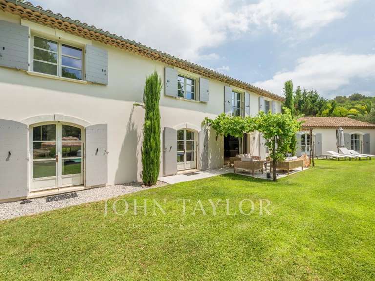 Villa Châteauneuf-Grasse - 6 chambres - 300m²