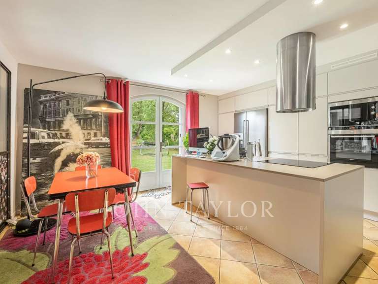Villa Châteauneuf-Grasse - 6 chambres - 300m²