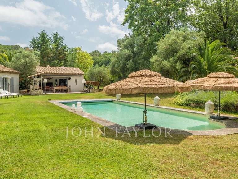 Villa Châteauneuf-Grasse - 6 chambres - 300m²