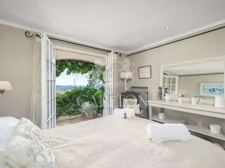 Villa Châteauneuf-Grasse - 4 chambres - 175m²