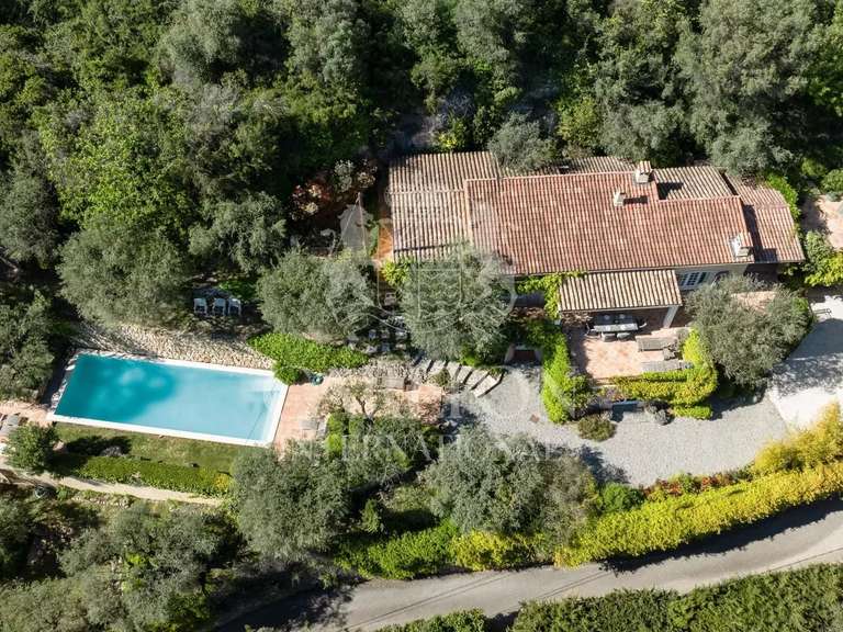 Villa Châteauneuf-Grasse - 4 chambres - 175m²