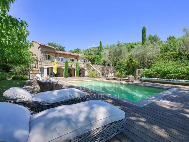 Villa Châteauneuf-Grasse - 4 chambres - 240m²