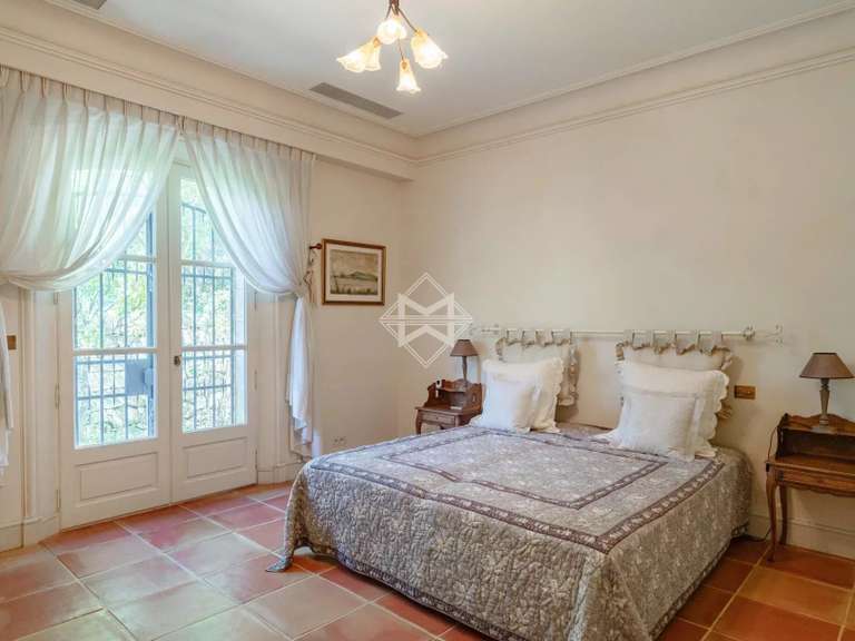 Villa Châteauneuf-Grasse - 6 chambres - 625m²