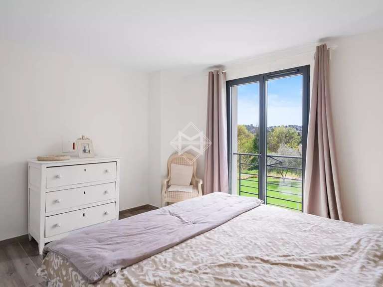 Villa Châteauneuf-Grasse - 4 chambres - 224m²