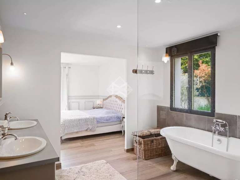 Villa Châteauneuf-Grasse - 4 chambres - 224m²