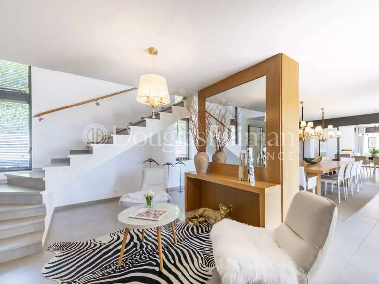 Villa Châteauneuf-Grasse - 5 chambres - 280m²