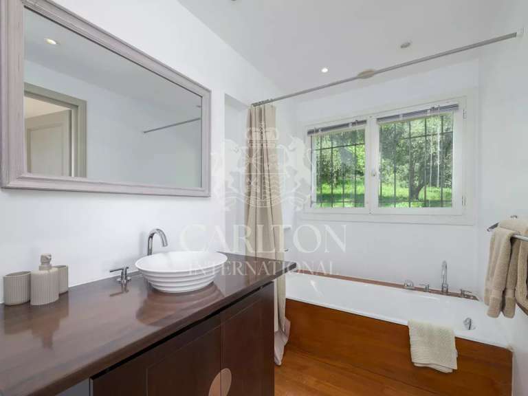 Villa Châteauneuf-Grasse - 6 chambres - 351m²