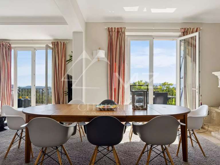 Villa Châteauneuf-Grasse - 5 bedrooms - 205m²