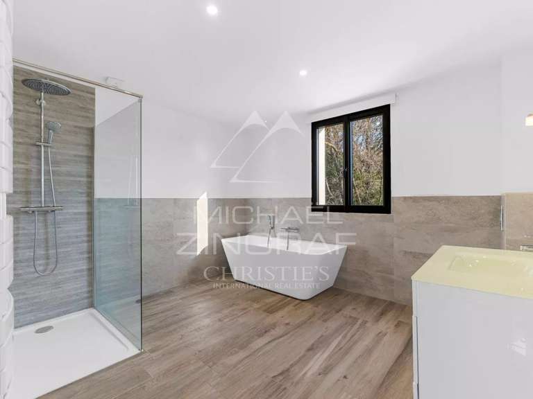 Villa Châteauneuf-Grasse - 4 bedrooms - 156m²