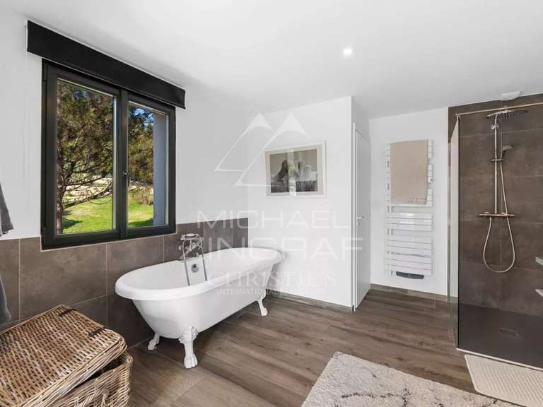 Villa Châteauneuf-Grasse - 4 bedrooms - 156m²