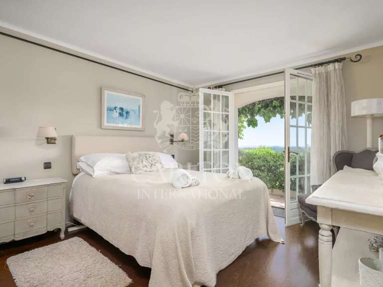 Villa Châteauneuf-Grasse - 4 chambres - 175m²