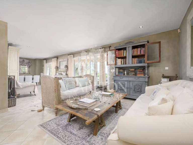 Villa Châteauneuf-Grasse - 4 chambres - 175m²