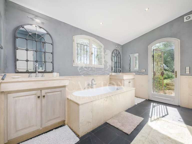 Villa Châteauneuf-Grasse - 4 chambres - 175m²