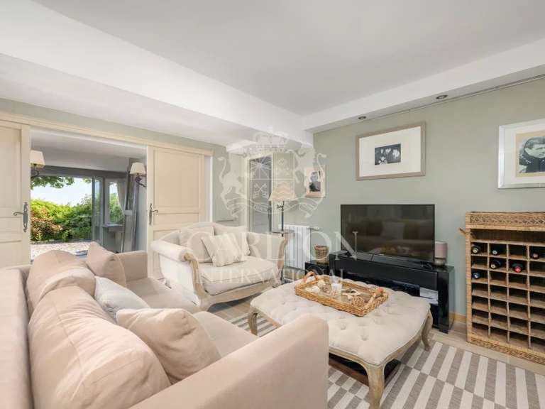 Villa Châteauneuf-Grasse - 4 bedrooms - 175m²