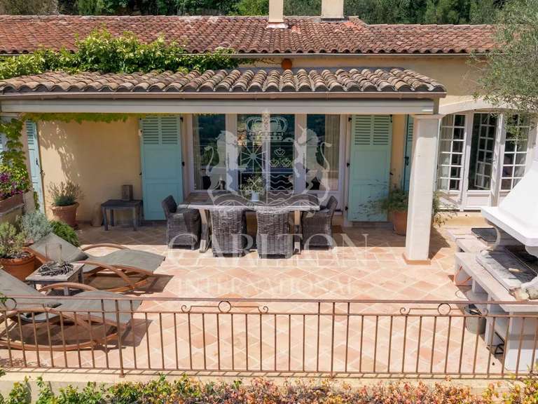 Villa Châteauneuf-Grasse - 4 bedrooms - 175m²