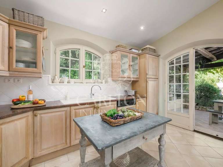 Villa Châteauneuf-Grasse - 4 bedrooms - 175m²