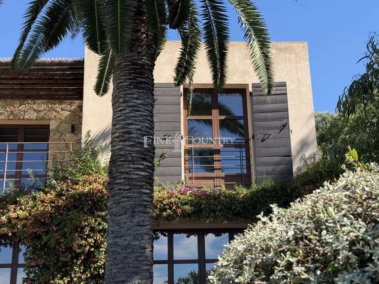 Villa Châteauneuf-Grasse - 5 chambres - 250m²