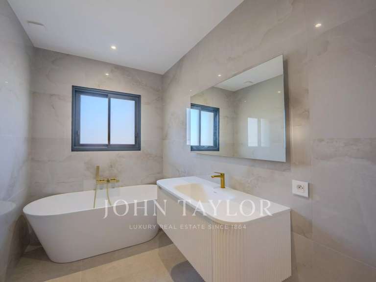 Villa Châteauneuf-Grasse - 5 chambres - 320m²