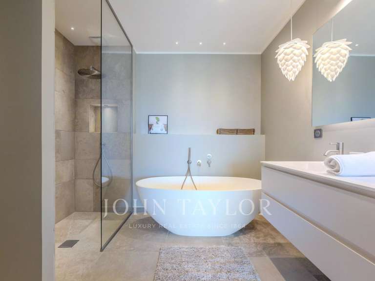 Villa Châteauneuf-Grasse - 4 chambres - 300m²