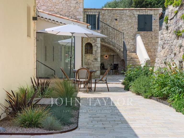 Villa Châteauneuf-Grasse - 4 chambres - 300m²
