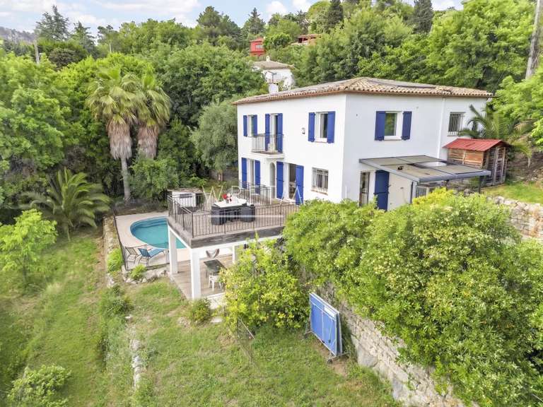 Villa Châteauneuf-Grasse - 3 chambres - 131m²