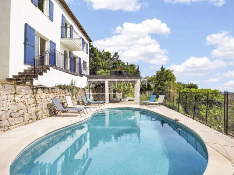 Villa Châteauneuf-Grasse - 3 chambres - 131m²