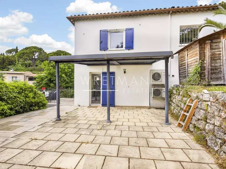 Villa Châteauneuf-Grasse - 3 chambres - 131m²