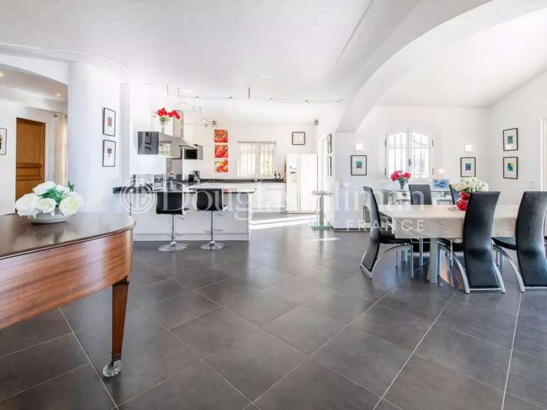 Villa Châteauneuf-Grasse - 5 chambres - 284m²