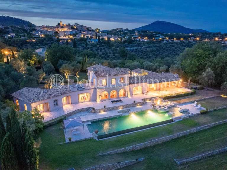 Villa Châteauneuf-Grasse - 5 chambres - 700m²