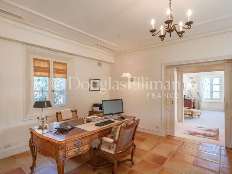 Villa Châteauneuf-Grasse - 5 chambres - 700m²