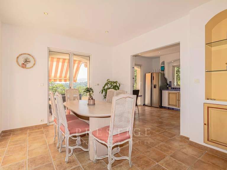 Villa Châteauneuf-Grasse - 3 chambres - 608m²